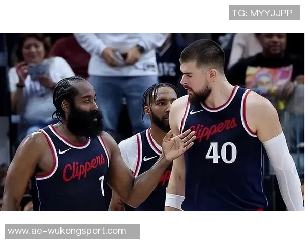 比尔谈快船新赛季展望与小卡哈登祖巴茨默契十足令人期待