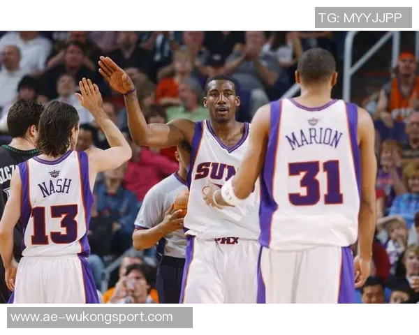 太阳内线攻击势不可挡进攻流畅果断展现实力