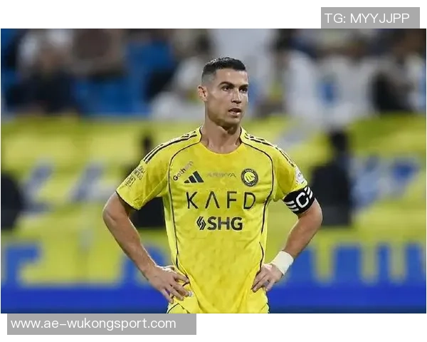 C罗庆祝球队亚冠小组赛五连胜成功晋级头名荣耀时刻 C罗庆祝球队亚冠小组赛五连胜成功晋级头名荣耀时刻