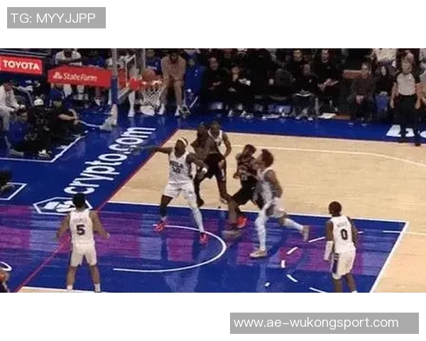 布克首节突破海斯防守时受伤乔丹奥特透露伤退原因